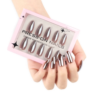 Set di unghie finte marroni metallizzate lucide a mandorla con scatola elegante