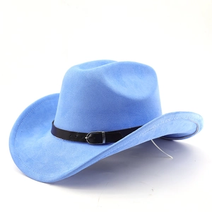 Detailaufnahme himmelblauer Cowboyhut aus Wildleder mit schwarzem Lederband und Schnalle