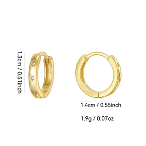 Créoles minimalistes en argent S925 doré avec zircons et dimensions détaillées