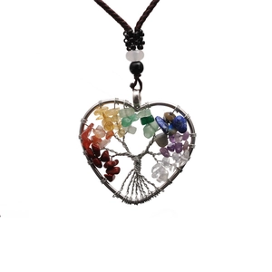 Collana con cuore Albero della Vita con filo intrecciato e pietre naturali colorate