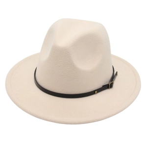 Klassischer cremefarbener Wollfilz-Fedora-Hut mit schwarzer Gürtelschnalle