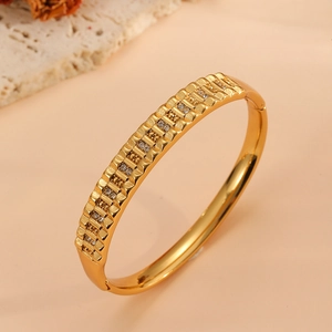 Bracelet en acier inoxydable plaqué or 18k poli avec cœur en zircon et motif bambou