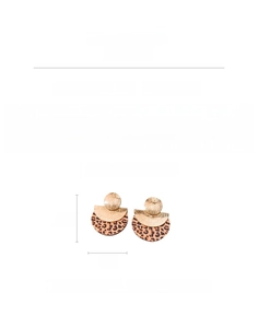Detailed size specifications for leopard print wooden earrings measuring 3.5cm by 3cm