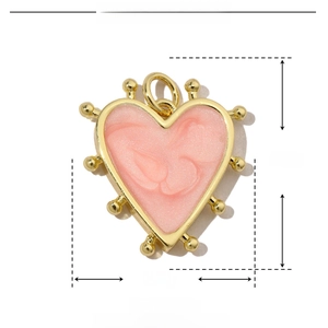 Detailed size chart of a 20mm heart dice pendant made of copper and enamel