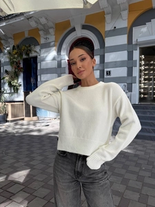 White crewneck long sleeve knit sweater in premium textured wool style for women