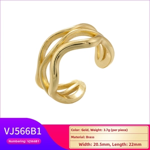 Detail of irregular wave brass ring with 20.5x22mm dimensions and 3.7g weight
