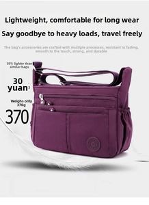 Detalle del bolso bandolera de nailon violeta ligero con múltiples bolsillos con cremallera