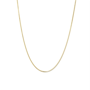 Detail shot of a minimalist 925 sterling silver chain in gold finish with adjustable clasp