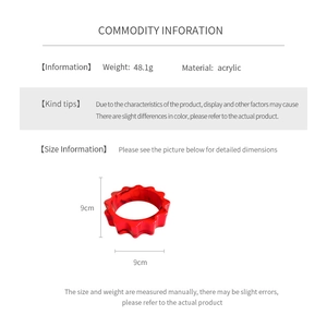 Detailed size chart of red acrylic gear bracelet with dimensions 9cm by 9cm