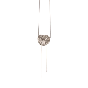 Collier pull rose en argent minimaliste avec pendentif abstrait en métal texturé