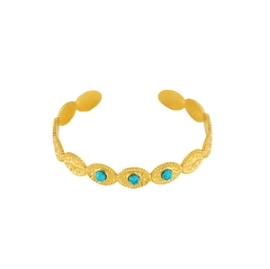 Détail du bracelet plaqué or 18 carats avec pierre turquoise ovale et anneau ouvert réglable