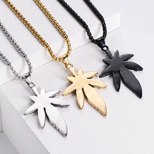 Pendentifs feuille d'érable en argent or et noir acier inoxydable avec chaîne boîte