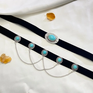 Boho-Choker-Set aus schwarzem Samt mit Türkissteinen und Vintage-Silberkettendetails