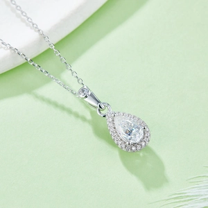 Elegant S925 silver pear-cut moissanite pendant necklace with halo diamond setting