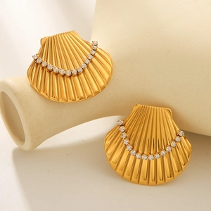 Elegant 18k gold plated stainless steel scallop shell earrings with sparkling crystal accents