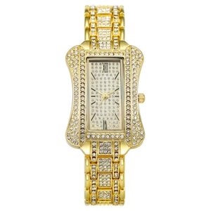 Luxuriöse Damenuhr in Gold mit funkelnder Kristall-Lünette und Metallarmband