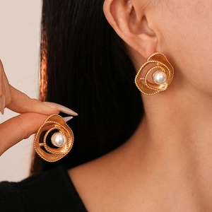 Vintage Flower Petal Stud Earrings Gold Alloy Imitation Artificial Pearl Silver Earring Post Elegant French Style For Women