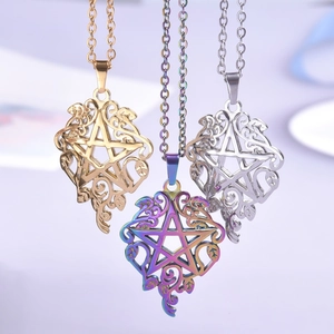 Pendentifs étoile et fleur en acier inoxydable 18K or sur des chaînes élégantes