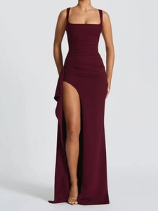 Abito da sera sexy bordeaux lungo con schiena scoperta scollo quadrato e spacco alto
