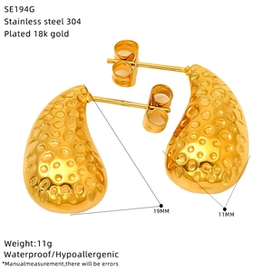Detailed spec sheet of 18k gold plated stainless steel teardrop earrings with hammered texture