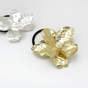 French vintage metallic flower hair ties with pearls in gold and silver finish