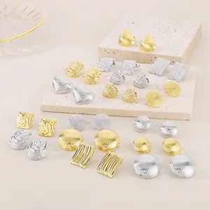 Vintage Edelstahl Herz Ohrringe Geometrisch Strukturiert Galvanisiert Gold Silber Strass Ohrstecker Für Damen
