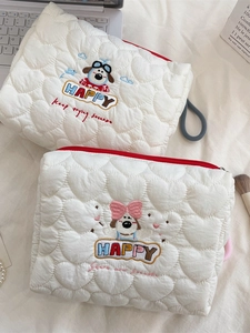 White quilted heart pattern makeup bag set with cute cartoon dog embroidery and red zipper