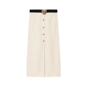 Jupe midi blanc cassé élégante avec ceinture noire et boutons coquillages dorés