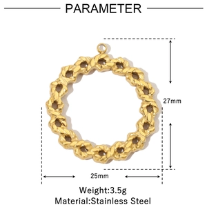 Detailed size specifications for the gold clover pendant in stainless steel material