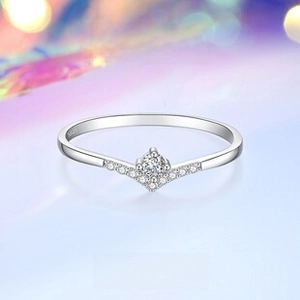 Macro shot of S925 sterling silver V-shape ring with sparkling pavé cubic zirconia