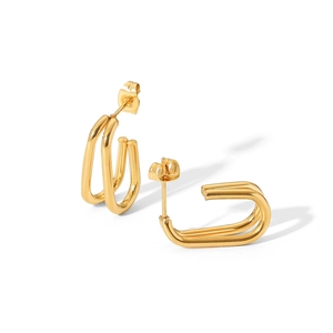 Detail of 18k gold plated stainless steel U-shaped earrings with double-layered lines