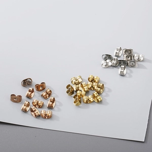 Poussettes de boucles d'oreilles papillon en acier inoxydable plaqué or 18 carats trois couleurs