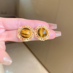 Maillard style vintage tiger eye geometric stud earrings with gold hollow lace texture