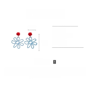 Détail des boucles d'oreilles fleur en résine avec dimensions et spécifications