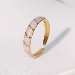 Adjustable vintage gold ring with striped pearl enamel inserts for women fashion