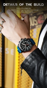 Dettaglio di un uomo con orologio sportivo al quarzo, cinturino blu e giacca di pelle
