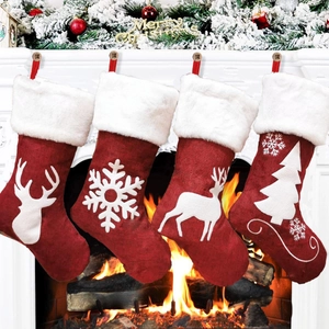 Chaussettes De Noël Toile De Jute Rouge Bordure Fausse Fourrure Renne Flocon Arbre Brodé Sac Cadeau Décoration