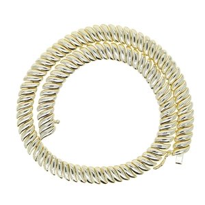 Detailed top view of a 10mm golden tennis chain with a spiral segmented metal structure