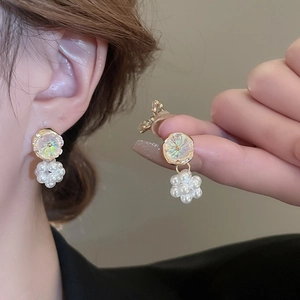 Elegant iridescent flower pearl drop earrings for women with a sweet luxury style