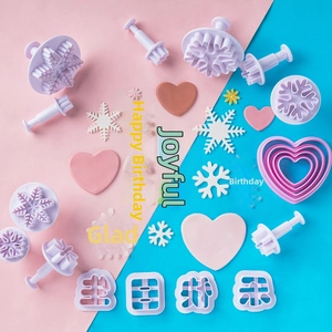 Plastic Snowflake Heart Flower Cookie Cutter Mold Fondant Embosser Plunger Baking Tool Cake Decoration Pastry Stamp