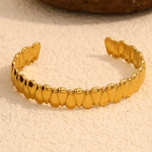 Minimalist 18K gold plated stainless steel teardrop texture open cuff bracelet for women