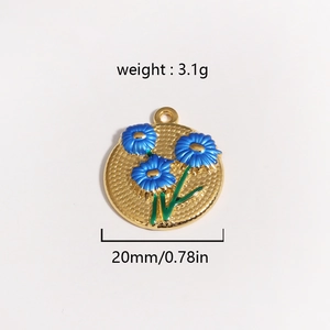 Französischer Goldanhänger mit blauen Emailleblumen und Maßangaben im Vintage-Stil