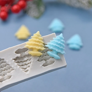 DIY silicone baking mold with 5 mini Christmas tree shapes for cakes and chocolates