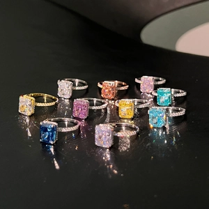 Gruppo di anelli in argento 925 con zirconi colorati taglio radiant scintillanti