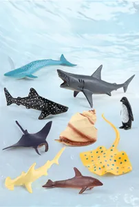 Modèles détaillés d'animaux marins montrant la texture de la peau du requin et du dauphin