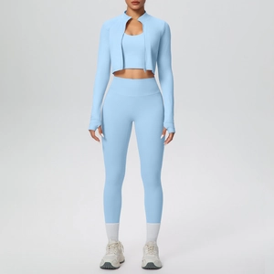 Completo sportivo 3 pezzi azzurro con giacca a zip, reggiseno sportivo e pantaloni da yoga