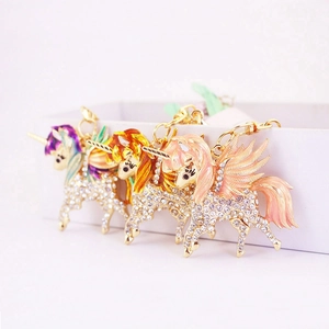Mignon Porte-clés Licorne Pégase en Métal Strass Émail Cheval Volant Bijou de Sac Anneau Doré pour Femmes Filles Cadeau