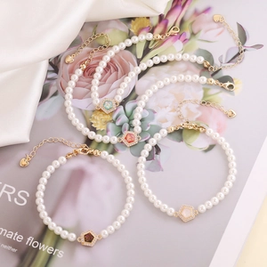 Elegant Imitation Artificial Pearl Bracelet Copper Zircon Hexagon Geometric Pendant Adjustable Heart Charm Retro Jewelry For Women