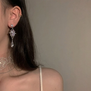 Baroque teardrop zircon earrings and necklace set featuring vintage silver-tone finish