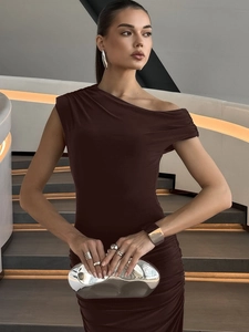 Elegant off-shoulder ruched dress in dark chocolate brown with a slim fit summer silhouette